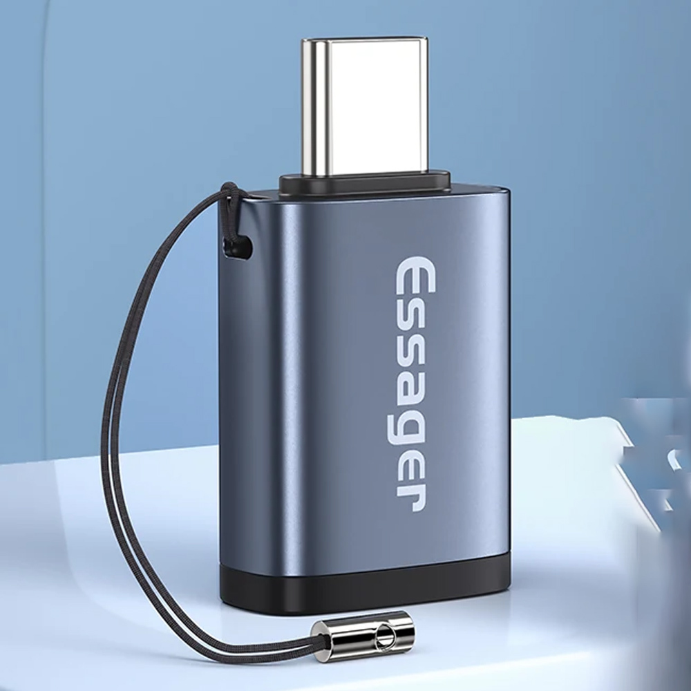 Foto Perangkat Dengan plug USB ke port type C Fast Charging